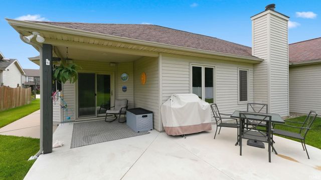 325 Ridge Hill Place, Fort Wayne, IN 46804