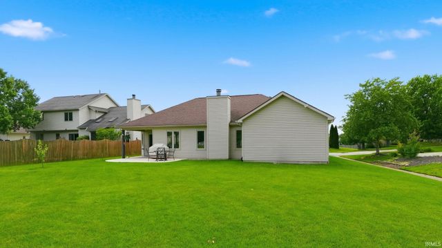 325 Ridge Hill Place, Fort Wayne, IN 46804