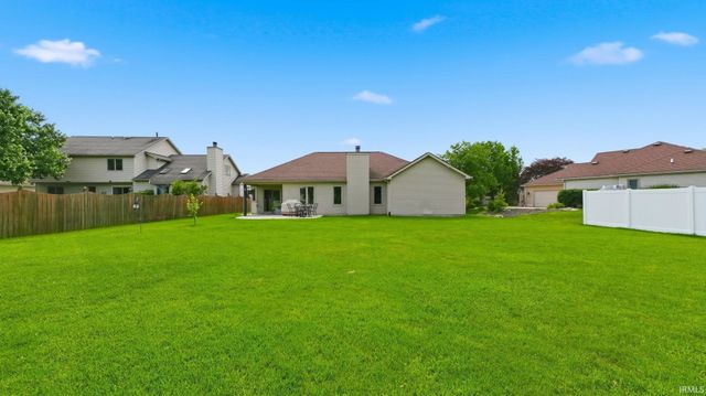 325 Ridge Hill Place, Fort Wayne, IN 46804