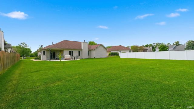 325 Ridge Hill Place, Fort Wayne, IN 46804