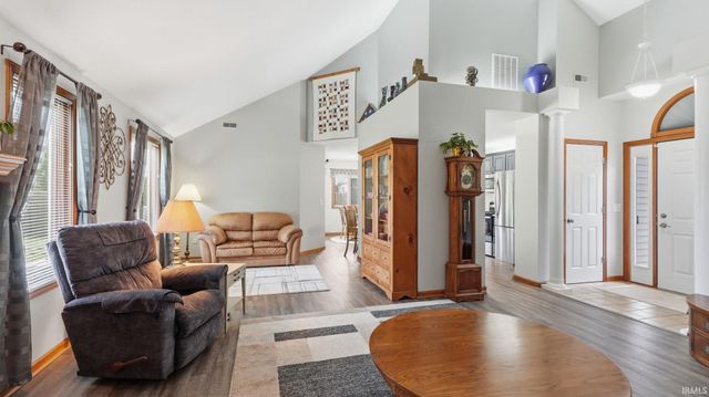 325 Ridge Hill Place, Fort Wayne, IN 46804