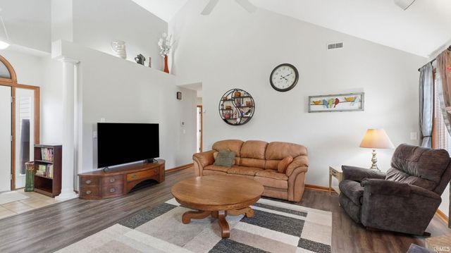 325 Ridge Hill Place, Fort Wayne, IN 46804