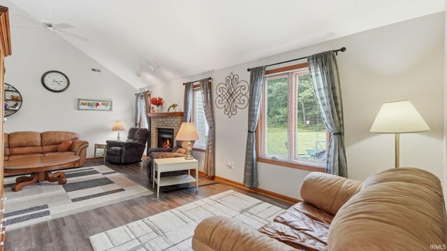 325 Ridge Hill Place, Fort Wayne, IN 46804
