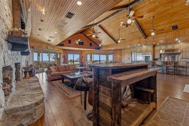 132 Countdown Trail, Weatherford, TX 76087