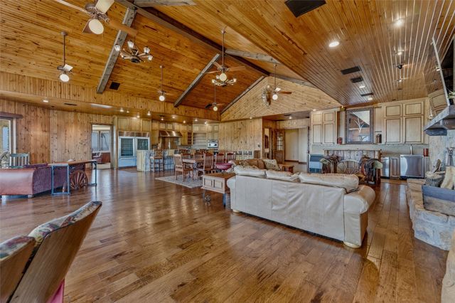 132 Countdown Trail, Weatherford, TX 76087