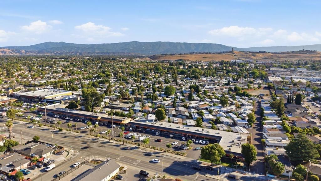 Image 26 of property listing at 727 Balfour Drive, San Jose, CA 95111