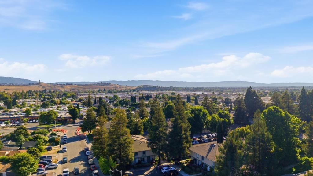 Image 28 of property listing at 727 Balfour Drive, San Jose, CA 95111