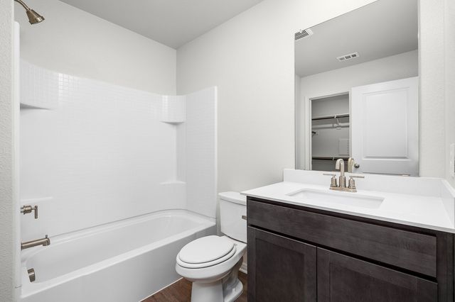 8324 White Wolf Trail, Ponder, TX 76259