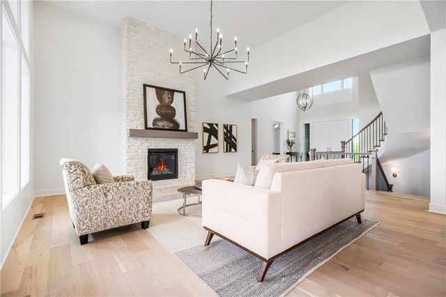 2513 W 177th Street, Overland Park, KS 66085