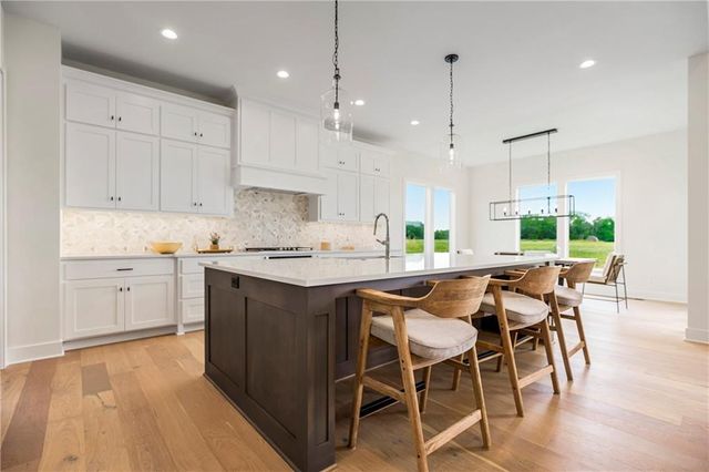 2513 W 177th Street, Overland Park, KS 66085