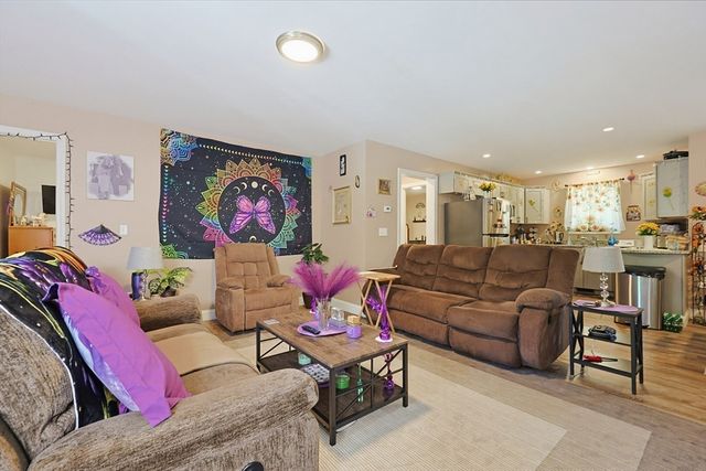 8 Union St, North Brookfield, MA 01535
