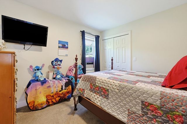 8 Union St, North Brookfield, MA 01535