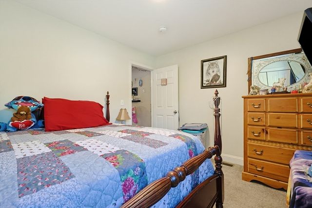 8 Union St, North Brookfield, MA 01535