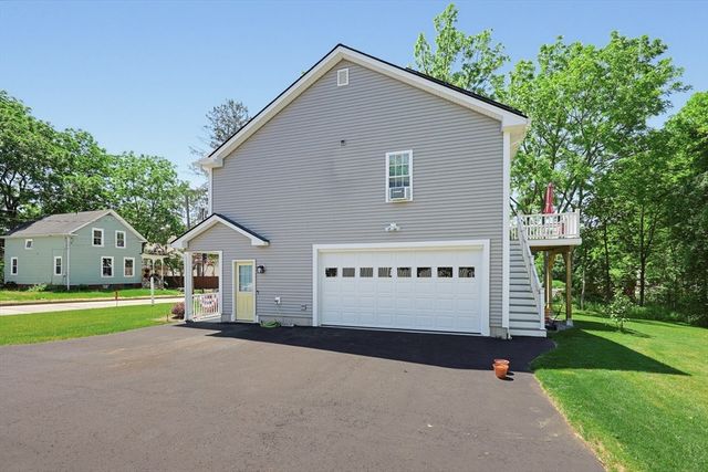 8 Union St, North Brookfield, MA 01535