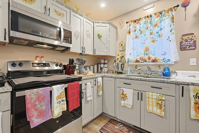 8 Union St, North Brookfield, MA 01535