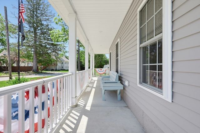 8 Union St, North Brookfield, MA 01535