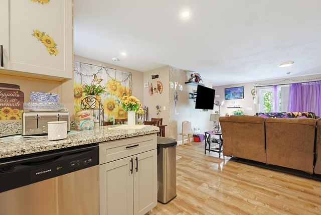 8 Union St, North Brookfield, MA 01535