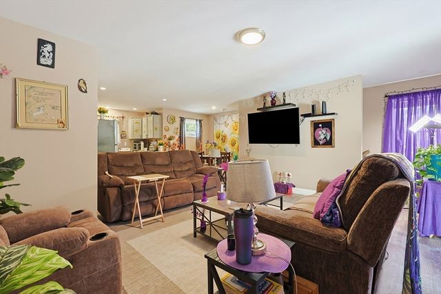8 Union St, North Brookfield, MA 01535