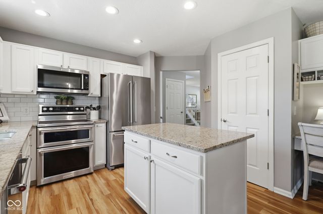 13931 Wakefield Place, Fishers, IN 46038