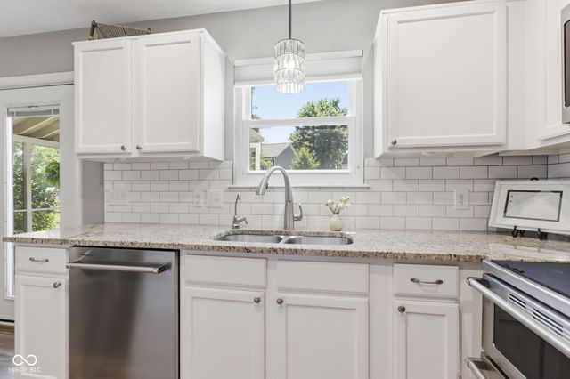 13931 Wakefield Place, Fishers, IN 46038