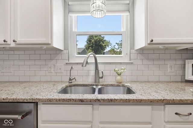 13931 Wakefield Place, Fishers, IN 46038