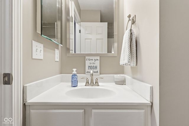 13931 Wakefield Place, Fishers, IN 46038