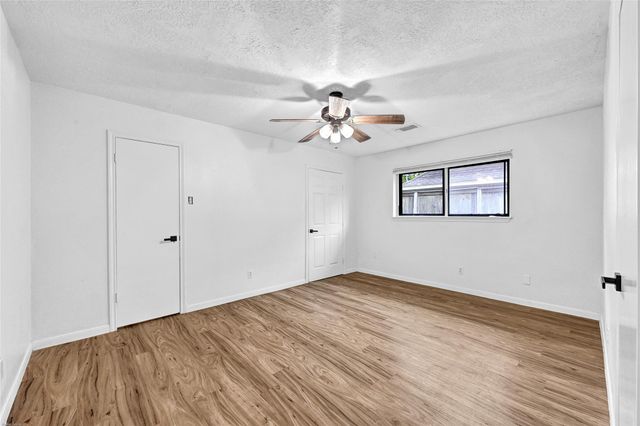 4001 Stoneybrook Street, Baytown, TX 77521