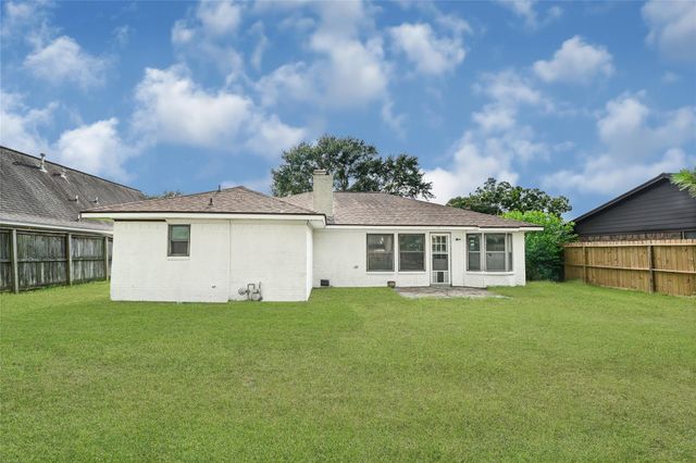4001 Stoneybrook Street, Baytown, TX 77521