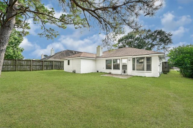 4001 Stoneybrook Street, Baytown, TX 77521