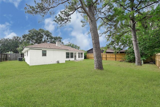 4001 Stoneybrook Street, Baytown, TX 77521