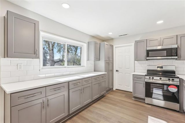 2907 Monterey Drive, Decatur, GA 30032