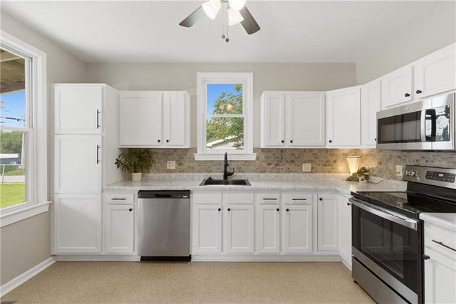 617 Pawnee Street, Leavenworth, KS 66048