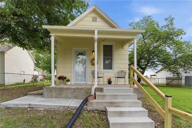 617 Pawnee Street, Leavenworth, KS 66048