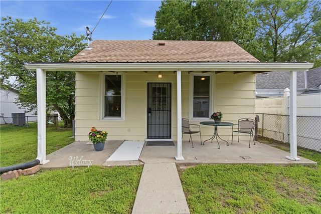 617 Pawnee Street, Leavenworth, KS 66048