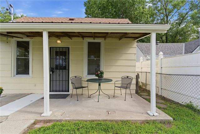 617 Pawnee Street, Leavenworth, KS 66048