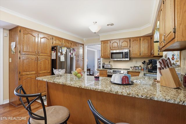 1569 Hollis Poore Rd, Jamestown, TN 38556