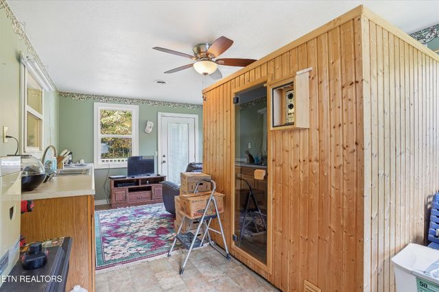 1569 Hollis Poore Rd, Jamestown, TN 38556