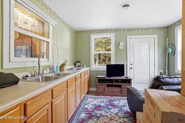 1569 Hollis Poore Rd, Jamestown, TN 38556