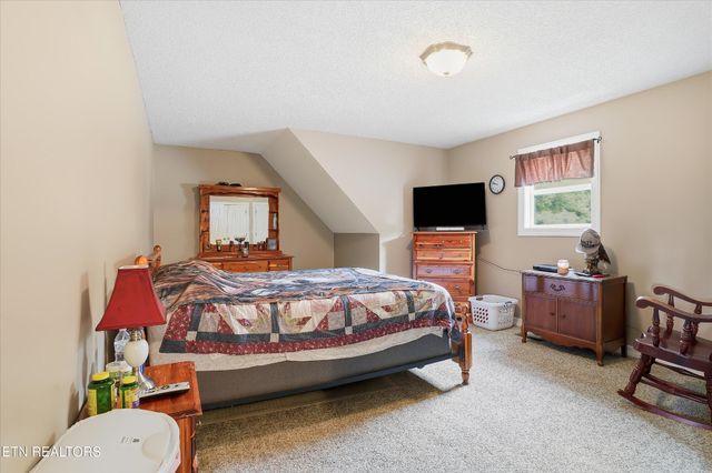 1569 Hollis Poore Rd, Jamestown, TN 38556