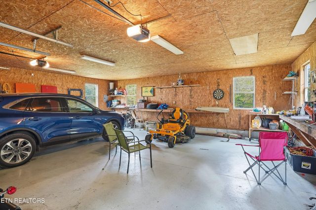 1569 Hollis Poore Rd, Jamestown, TN 38556