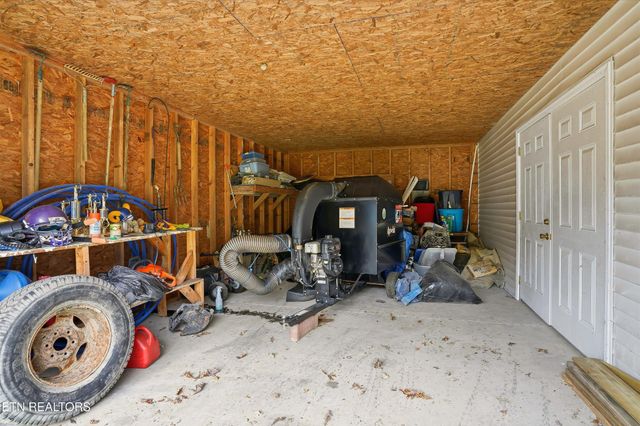 1569 Hollis Poore Rd, Jamestown, TN 38556