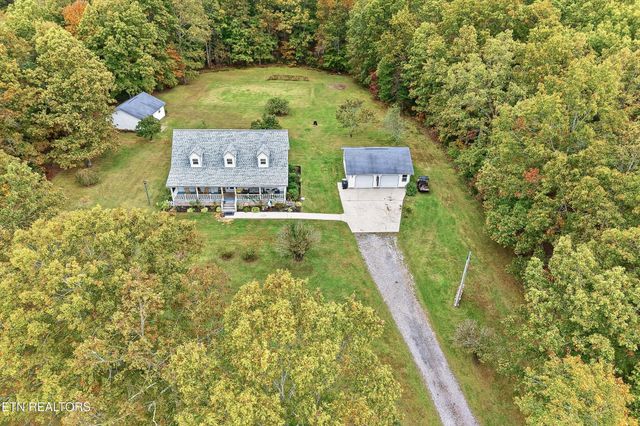 1569 Hollis Poore Rd, Jamestown, TN 38556