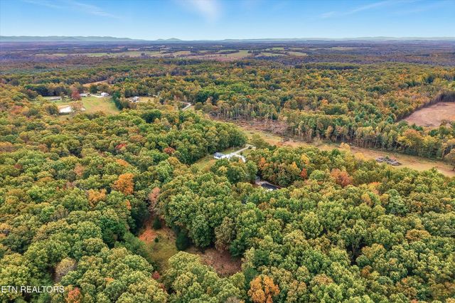 1569 Hollis Poore Rd, Jamestown, TN 38556