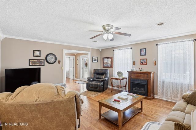 1569 Hollis Poore Rd, Jamestown, TN 38556