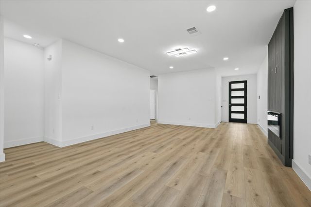 3923 Le May Avenue, Dallas, TX 75216