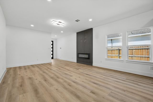 3923 Le May Avenue, Dallas, TX 75216