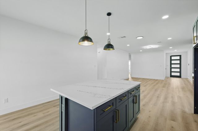 3923 Le May Avenue, Dallas, TX 75216
