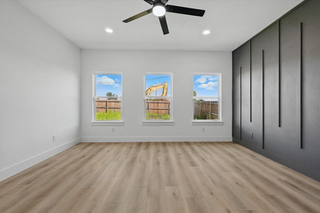 3923 Le May Avenue, Dallas, TX 75216