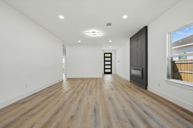 3923 Le May Avenue, Dallas, TX 75216