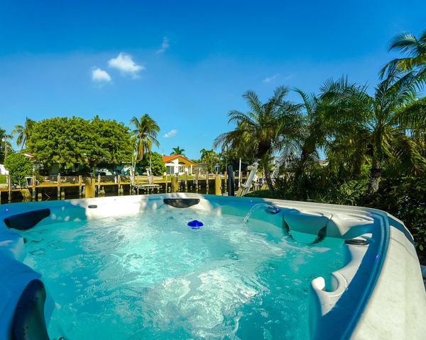 2531 NE 47th Street, Lighthouse Point, FL 33064